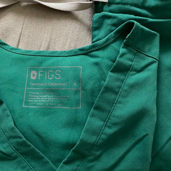 Figs womens size small set - hunter green - Picture 2 of 2